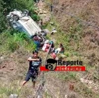 Vuelca Vehículo en San Cristóbal, dos lesionados