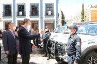 En SCLC, Rutilio Escandón entrega apoyos a la Policía Municipal y a Vecinos Vigilantes