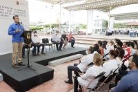 En Mapastepec, Rutilio Escandón inaugura instalación de alumbrado público
