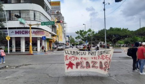 Egresados de normales piden asignación de 150 plazas