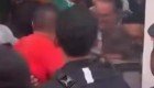 Se registran conatos de bronca entre docentes de la CNTE y ciudadanos en el aeropuerto de Tuxtla