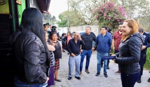 Recorre alcaldesa el barrio de Guadalupe para atender de primera mano las necesidades ciudadanas