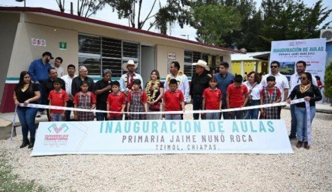 Eduardo Ramírez impulsa infraestructura educativa y carretera en Tzimol