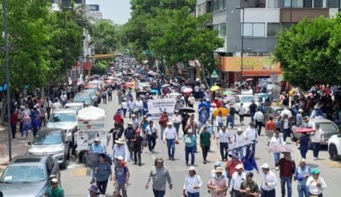 CNTE intensifica presión en Chiapas y envía más de mil 600 docentes al plantón nacional
