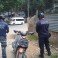 Elementos de la Dirección de Tránsito Municipal recuperan motocicleta con reporte de robo en San Cristóbal