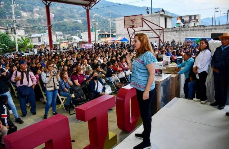 Fabiola Ricci encabeza emotiva celebraci&oacute;n del D&iacute;a de las Madres con mujeres de 43 colonias de la Zona Norte