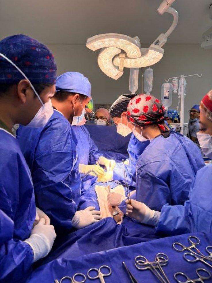 Padre dona un ri&ntilde;&oacute;n a su hijo en exitoso trasplante renal realizado por el IMSS Bienestar en Chiapas