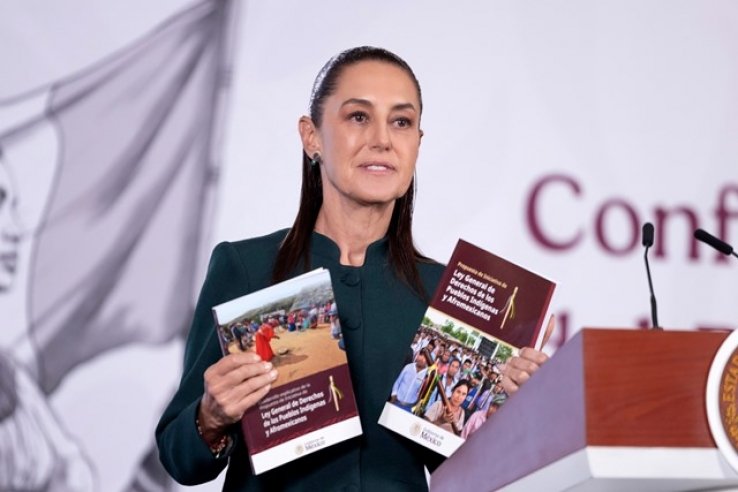 Presidenta Claudia Sheinbaum firma convocatoria para consulta de Iniciativa de Ley General de Derechos de los Pueblos Ind&iacute;genas y Afromexicanos