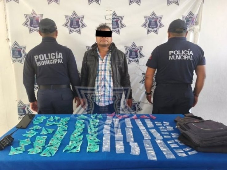 Polic&iacute;a Municipal de San Crist&oacute;bal detiene a sujeto con presuntos estupefacientes y lo pone a disposici&oacute;n