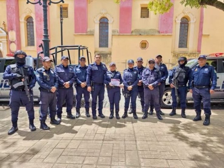Reconocen compromiso de la Direcci&oacute;n de la Polic&iacute;a Municipal con la campa&ntilde;a &ldquo;Tapitas por Vida&rdquo;