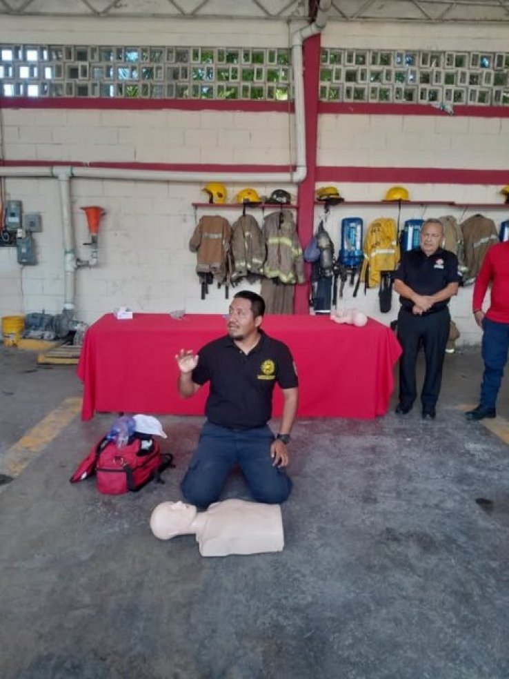 Bomberos de Tuxtla capacitan a periodistas y abren cursos para toda la poblaci&oacute;n