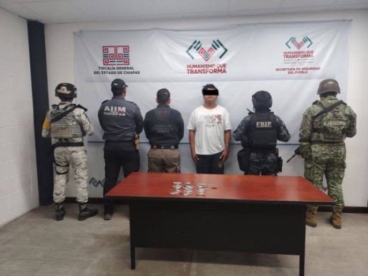 Grupo Interinstitucional detiene a dos personas por los delitos contra la salud y portaci&oacute;n de arma