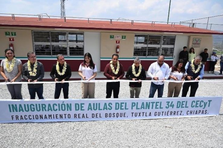 Reafirma Eduardo Ram&iacute;rez su compromiso con la educaci&oacute;n y el bienestar de estudiantes de Tuxtla Guti&eacute;rrez
