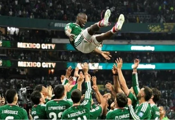 &iexcl;Adi&oacute;s maldici&oacute;n! M&eacute;xico venci&oacute; a Ecuador y super&oacute; una fase de eliminaci&oacute;n directa en Mundiales despu&eacute;s de 40 a&ntilde;os