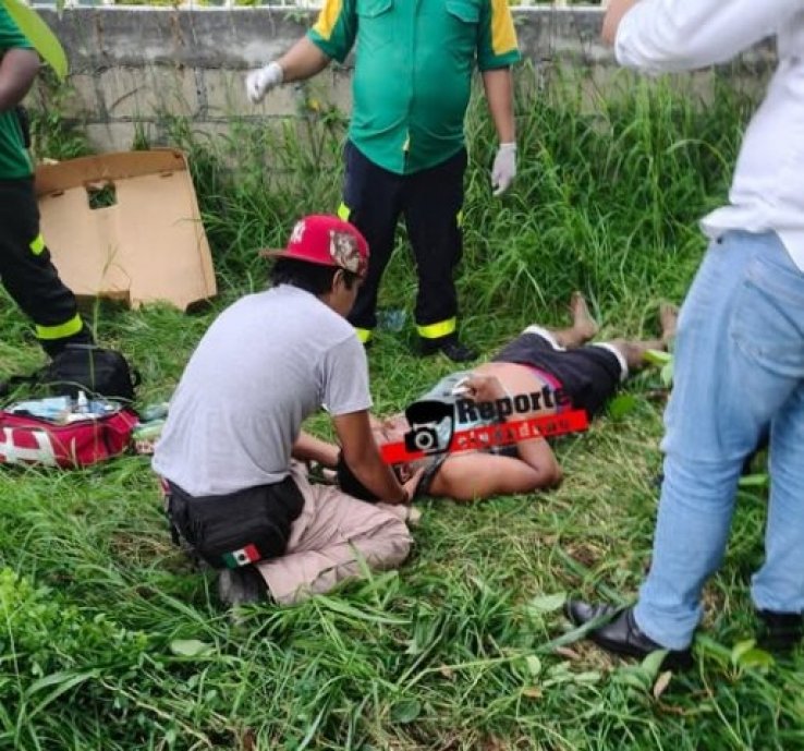 Hombre cae de un &aacute;rbol de 5 metros de altura en Villaflores