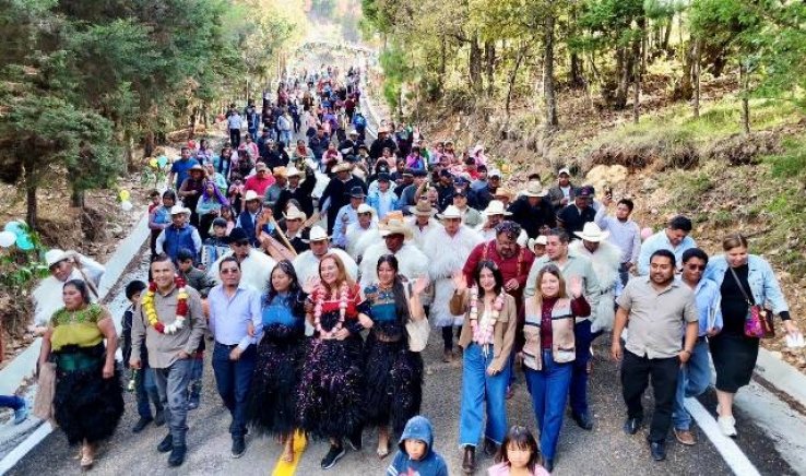 Inaugura Ayuntamiento pavimentaci&oacute;n del acceso a las Grutas del Mamut, que fortalece el desarrollo tur&iacute;stico y social