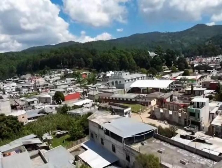 R&aacute;fagas de viento derriban &aacute;rboles y dejan sin luz a Teopisca