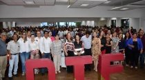 Ayuntamiento y DIF de San Crist&oacute;bal reconocen la vocaci&oacute;n y compromiso del magisterio en el Marco del D&iacute;a del Maestro