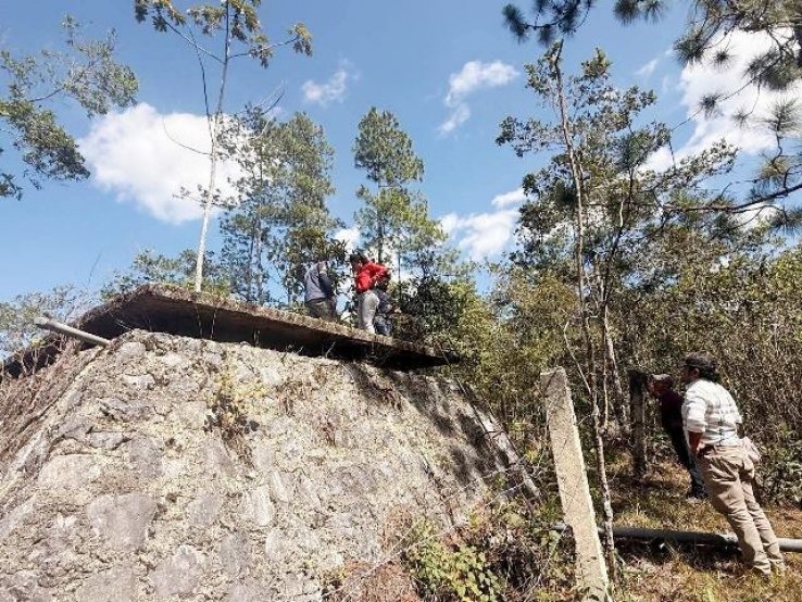 Se secan manantiales en Altamirano, hay desabasto de agua en barrios