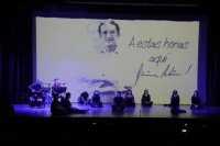 Presentan &ldquo;A estas horas, aqu&iacute;&rdquo;, en el Teatro Francisco I. Madero