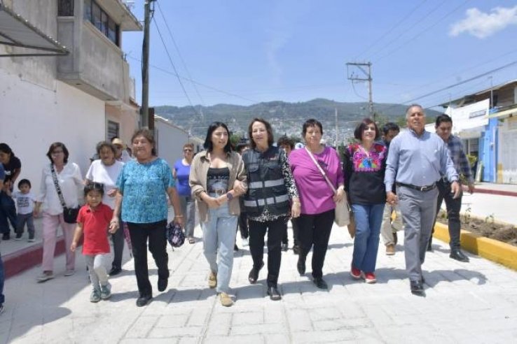 Inauguran rehabilitaci&oacute;n de drenaje sanitario en Villa Real; vecinos agradecen respaldo de Fabiola Ricci Diestel
