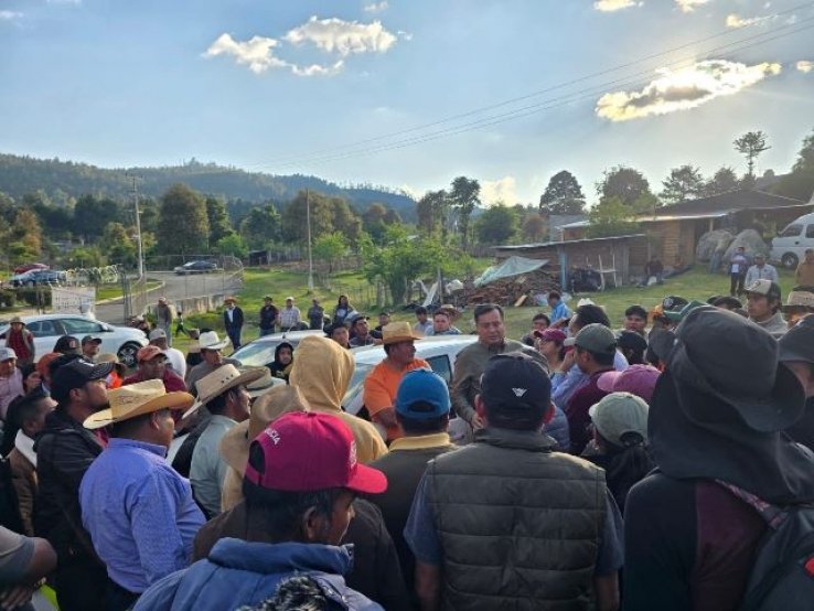 Ind&iacute;genas se manifiestan frente al penal n&uacute;mero 5 de San Crist&oacute;bal