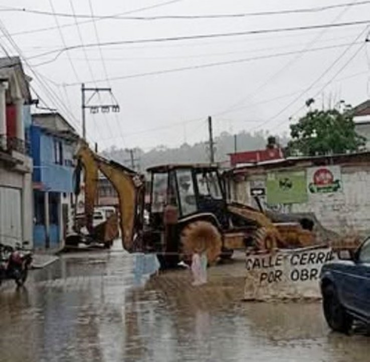 Anuncian cierre vial temporal en la colonia La Isla por obras de drenaje pluvial
