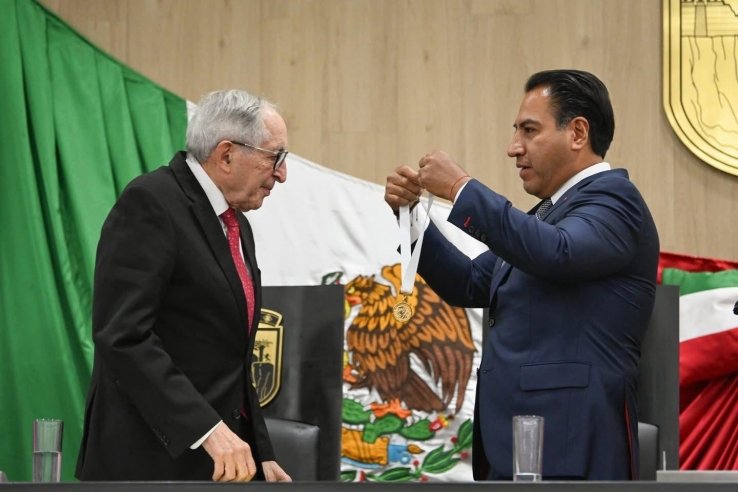 Gobernador Eduardo Ram&iacute;rez impone medalla &ldquo;Dr. Manuel Velasco Su&aacute;rez&rdquo; al Dr. David Kershenobich