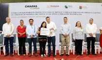 Rutilio Escand&oacute;n entrega equipamiento productivo para el empleo y clausura cursos de capacitaci&oacute;n en autoempleo
