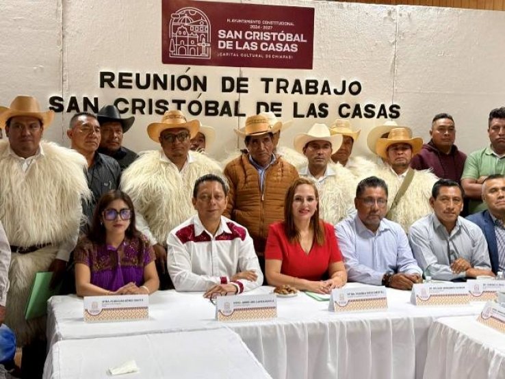 Gobierno municipal y estatal consolidan di&aacute;logo con comunidades para preservar la paz en San Crist&oacute;bal